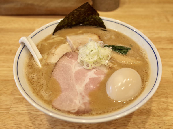 「特製濃厚中華そば…950円＋麺大盛…100円‬」@麺や たけ田の写真