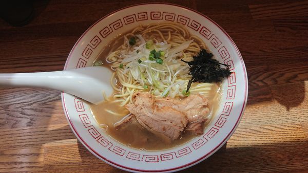 「煮干そば+味玉」@煮干中華そば専門 煮干丸の写真