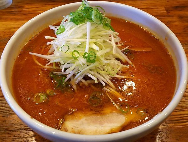 「辛味噌ラーメン(大盛り) ネギ」@ふきのとうの写真