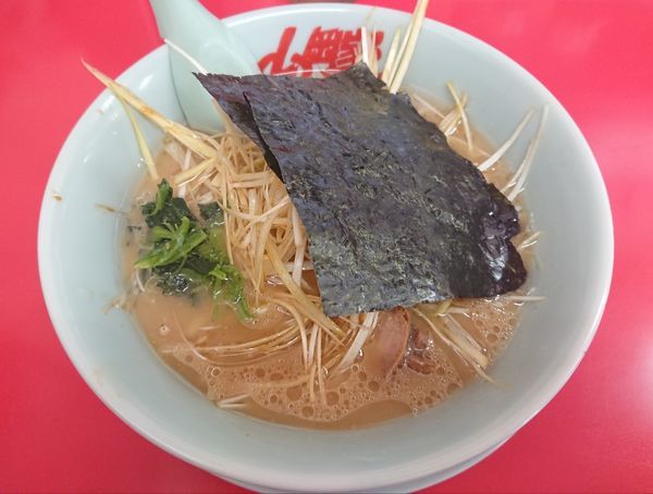 「醤油ネギラーメン」@ラーメン山岡家 千葉鎌ヶ谷店の写真