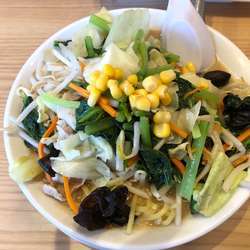 野菜たっぷりラーメン