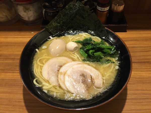 「MAXラーメン 醤油 大」@横浜家系ラーメン 壱角家 御徒町店の写真
