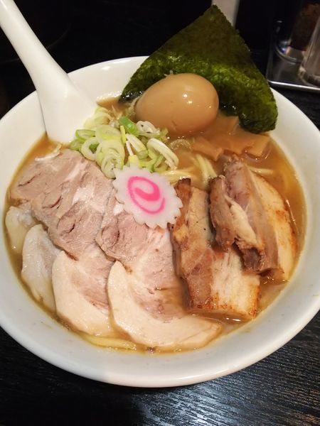 「トロチャーシューらーめん＋チャーシュー＋煮玉子」@大勝軒まるいち 赤羽店の写真