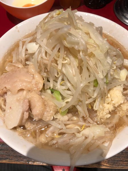 「小ラーメン700円ヤサイアブラマシニンニクスコシ生卵50円」@ラーメン二郎 荻窪店の写真