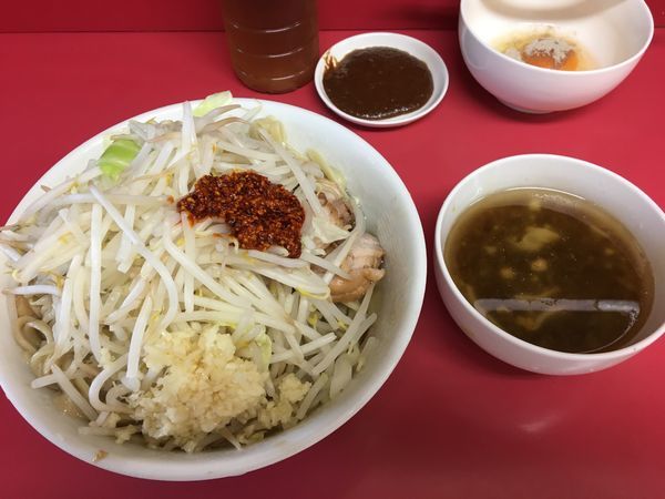 「SS 玉子  生姜みそ  ヤサイ  ニンニク  ラー油」@ラーメン二郎 千住大橋駅前店の写真