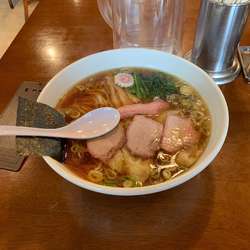 ワンタン麺大盛り