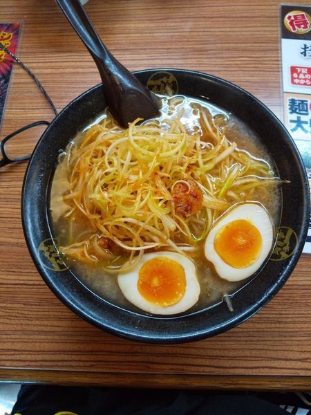 「辛ねぎしょうゆらーめん（味玉付き）」@藤一番 江南店の写真
