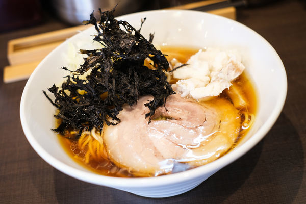 「醤油らーめん」@麺屋 りゅうの写真