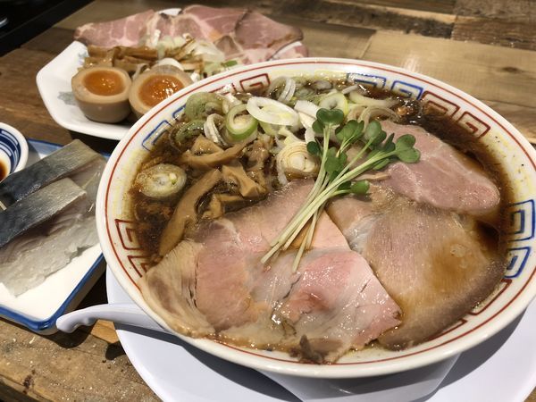 「サバ醤油そば＋全増し＋サバ寿司」@サバ6製麺所 成城学園前店の写真