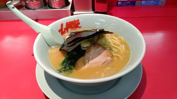 「ラーメン 醤油」@ラーメン山岡家 日立東金沢店の写真
