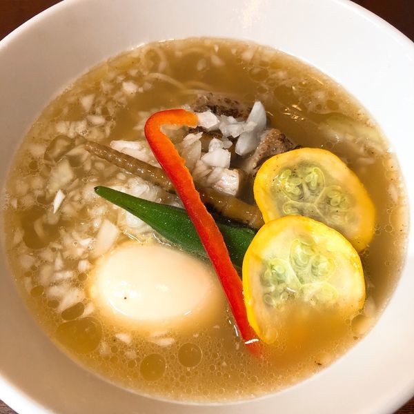 「らーめん ¥800+味玉 ¥100」@つけめん らーめん 山の写真