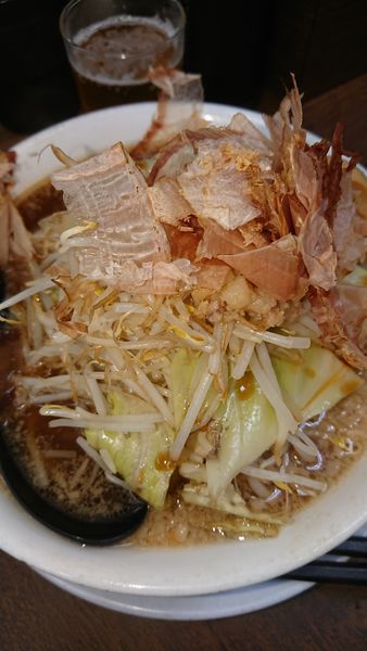 「麺少なめ、野菜まし、ニンニクなし」@ラーメン つけ麺 笑福 南森町店の写真