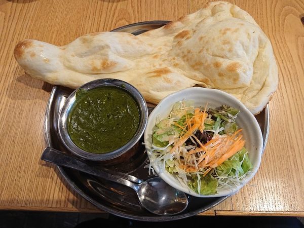 「ほうれん草とチキンのカレー」@本郷ダイニング&バー きがるの写真