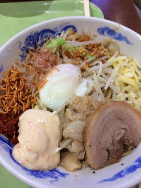 「まぜそば 大盛り 全増し」@ジャンクガレッジ イオンレイクタウンmori店の写真