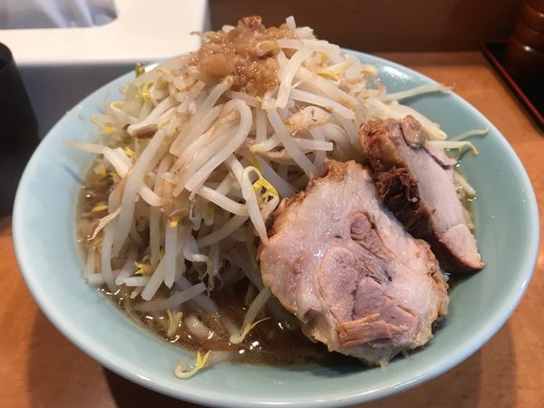 「中ラーメン アブラ少な目」@立川マシマシ ロイヤルスープの写真