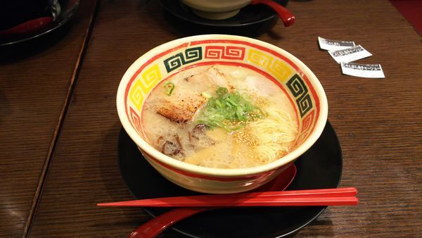 「東京じゃんがららーめん 角肉入り」@東京じゃんがら ecute上野店の写真