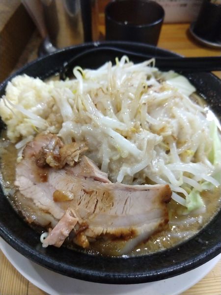 「J−LOW麺（ニンニク、アブラ）」@J郎麺の写真