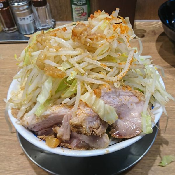 「辛ラーメン 豚増し 温泉玉子 全ダブル」@ジャンクガレッジ 狭山店の写真