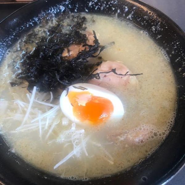 「鶏だし塩白湯そば　７５０円」@鶏がら白湯そば 鶏冠の写真