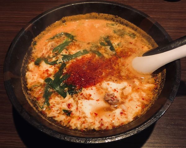 「辛麺(中華麺・固め・中辛¥750)」@辛麺 華火の写真