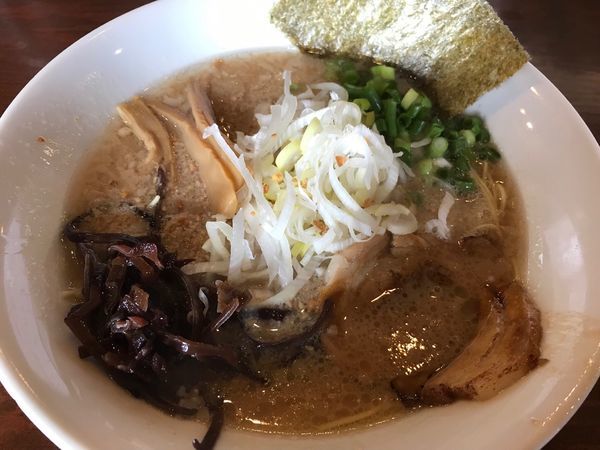 「こく豚ラーメン 780円 替玉無料」@つけ麺 七菜矢の写真
