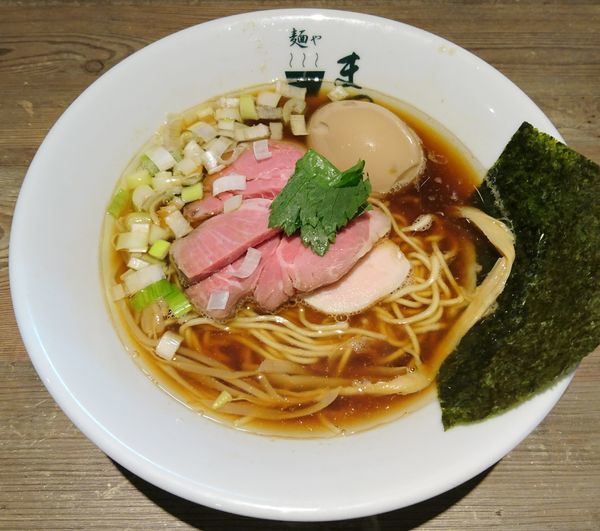 「味玉中華そば」@麺やまつ本の写真