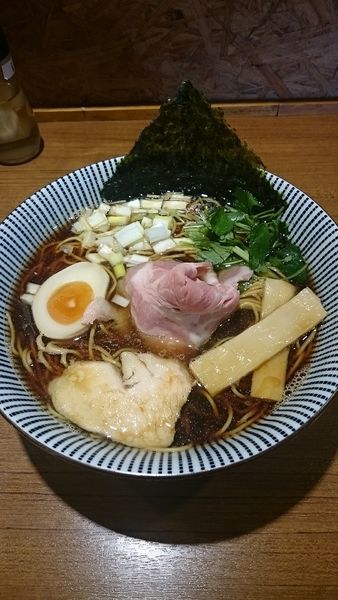 「煮干しそば 黒 (大盛)」@寿製麺よしかわ 川越店の写真