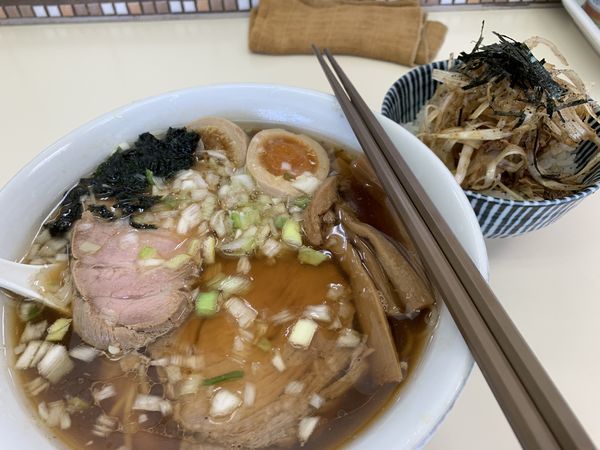 「特製中華そば+豚まぶしご飯」@中華そば ふくみみの写真