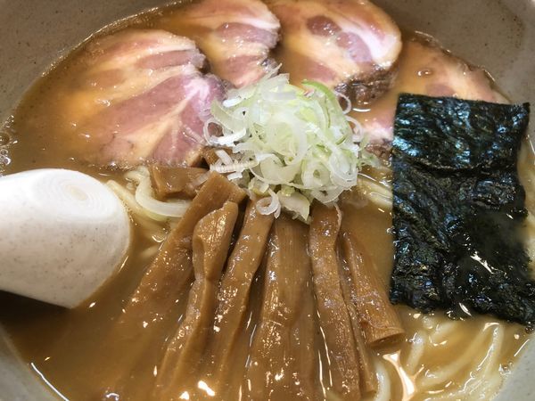 「らーめん（大）＋チャーシュー」@麺屋吉左右の写真
