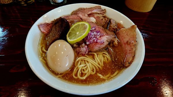 「肉の日限定/ラム肉汁らーめん🐏+味玉+替え玉+ラムカレー」@らーめん 五ノ神精肉店 煮干し編の写真