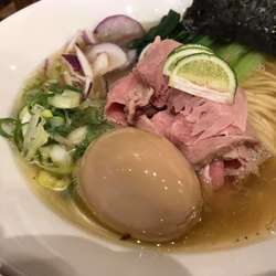 琵琶湖産天然鮎の白醤油ラーメン＋煮玉子