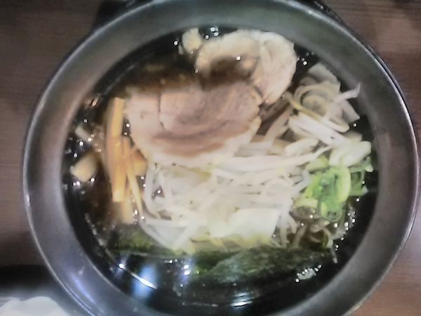 「炎上焦がし醤油ラーメン（750円）」@焦がしらーめん 麺屋 誠の写真