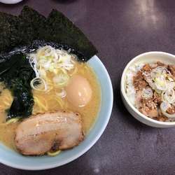 醤油とんこつラーメン&チャーシュー丼