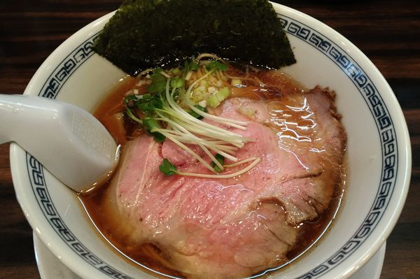 「醤油、細麺」@稲荷屋の写真