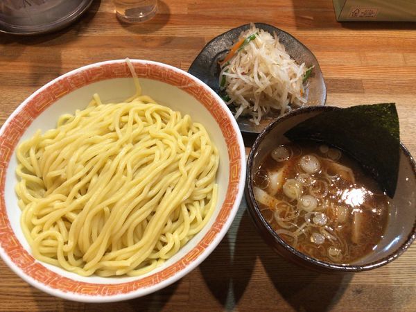 「つけ麺大盛り+野菜」@つけ麺屋 やすべえ 池袋店の写真