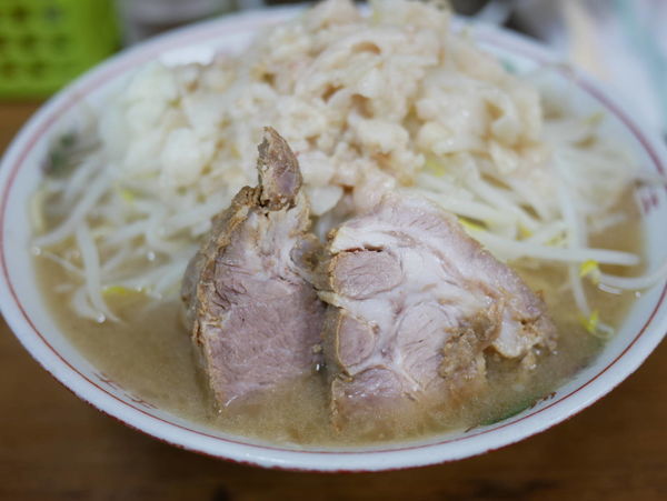 「小 麺硬め＋ヤサイ＋アブラ」@ラーメン二郎 品川店の写真