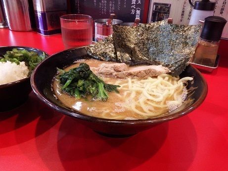 「ラーメン　並」@横浜ラーメン おか本の写真