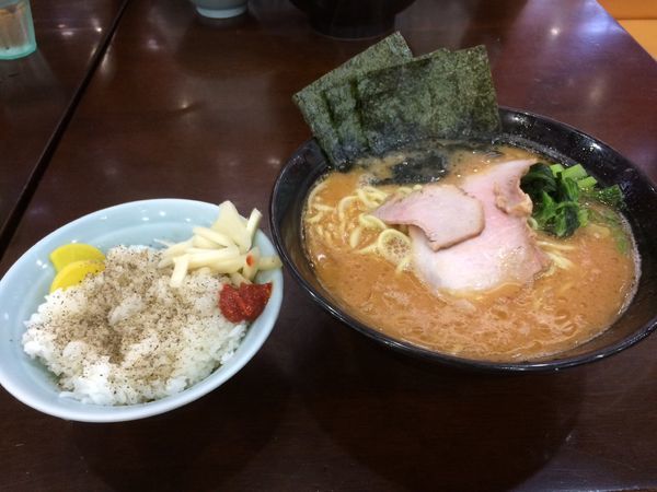 「ラーメン 中 ライス」@杉田家 千葉祐光店の写真