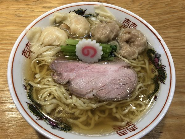 「ワンタン麺（白だし）肉2個海老2個 中盛」@キング製麺の写真