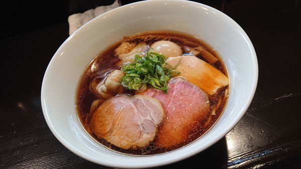 「特製醤油らぁめん」@らぁ麺 すぎ本の写真