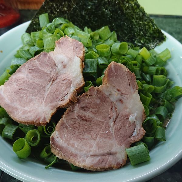 「青ねぎラーメン800円硬め」@横浜寺田家ラーメン 北柏店の写真