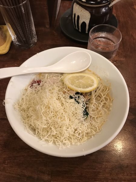 「冷やしカニラーメンチーズトッピング」@海老丸らーめんの写真