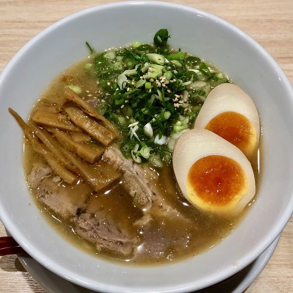えいちつー麺