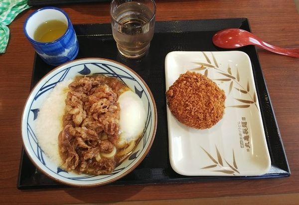 「牛とろ玉うどん690円」@丸亀製麺 山形店の写真