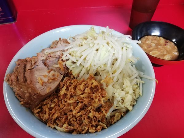 「小ラーメンぶた5枚＋つけ味冷や汁なし＋甘～い脂」@ラーメン二郎 中山駅前店の写真