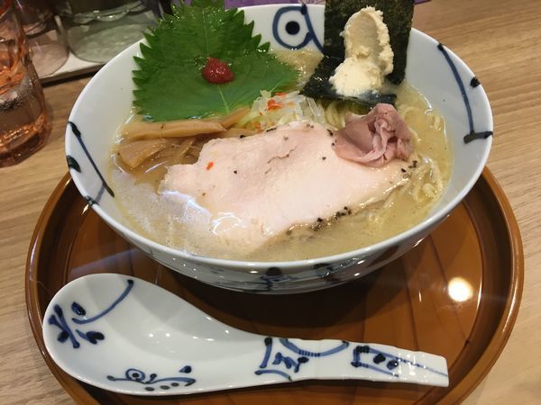 「鯛白湯らーめん塩」@麺や 空月の写真