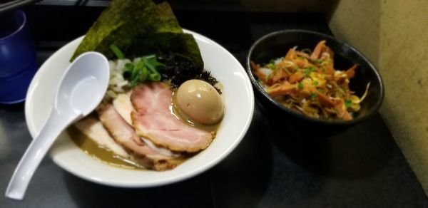 「特製濃厚そば1070円+チャーシュー丼250円」@麺処 晴の写真