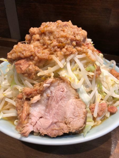 「ラーメン中750円生卵50円ヤサイマシアブラマシマシ」@立川マシマシ OGKB店の写真