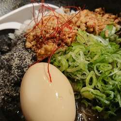 汁なし黒担々麺