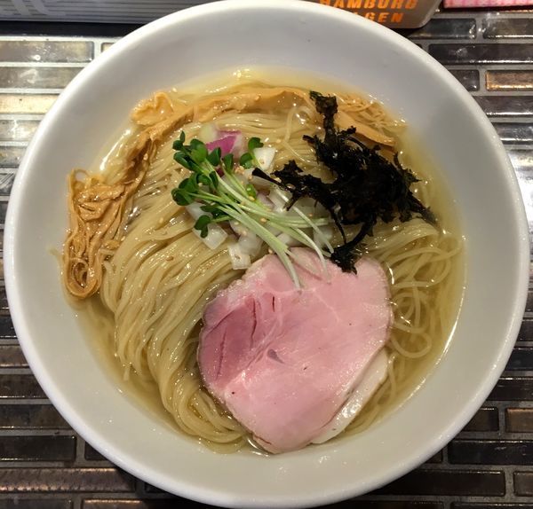 「冷し貝そば 塩 大盛り」@noodles kitchen GUNNERS 新丸子店の写真